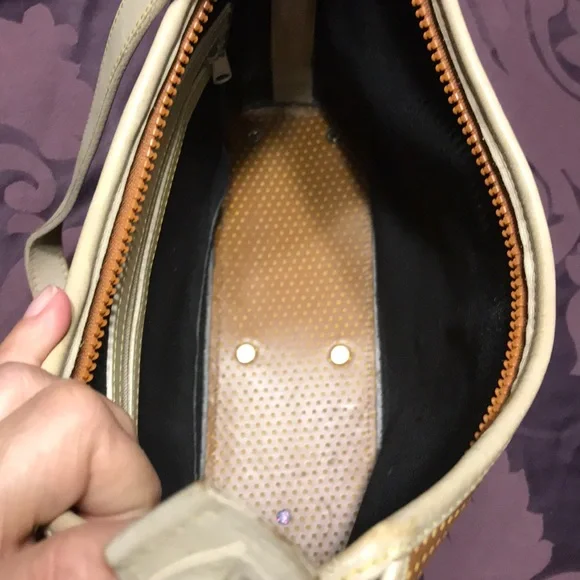 DOONEY&BOURKE PURSE - Picture 13 of 16
